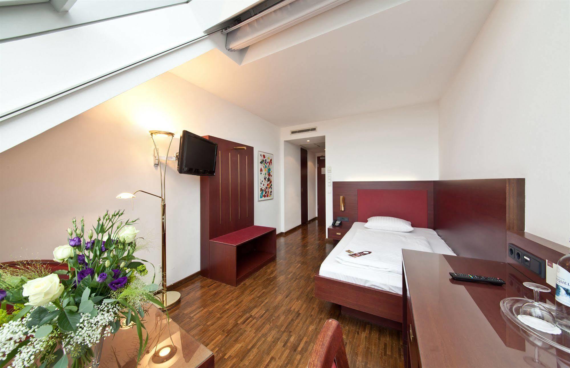 Hotel Imperial Frankfurt am Main Exterior photo